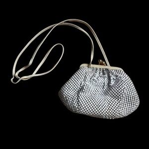 White Metal Mesh Hand Bag Whiting‎ & Davis vintage